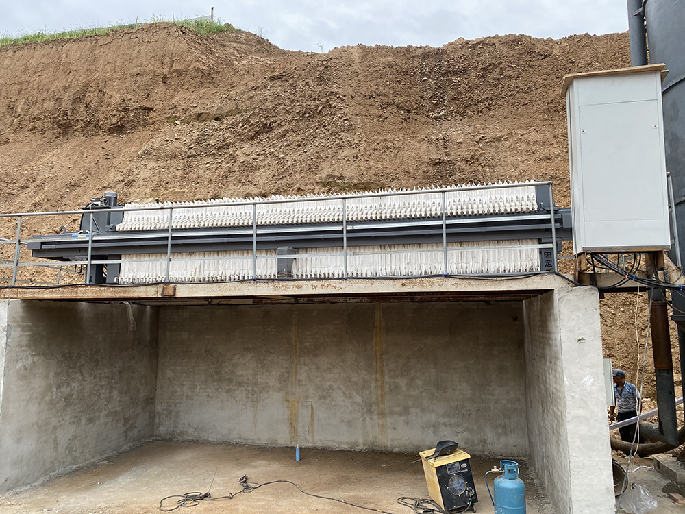 1250型廂式全自動(dòng)壓濾機(jī)